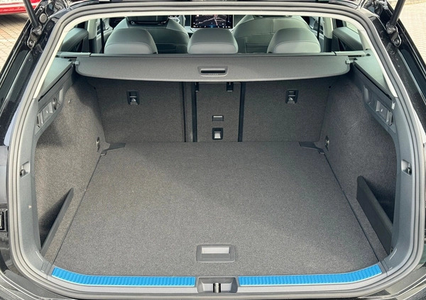 Volkswagen Passat cena 199990 przebieg: 1, rok produkcji 2024 z Kudowa-Zdrój małe 497